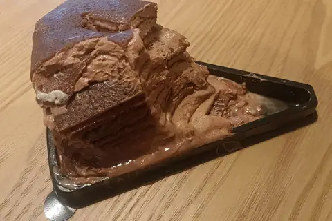 Surantha Patisserie photo 2